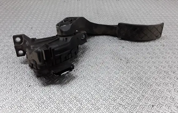 Audi A4 S4 B7 8E 8H Accelerator throttle pedal 8E1721523G