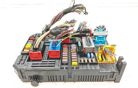 Citroen C3 Fuse module 9820977180 1441720321 28570083