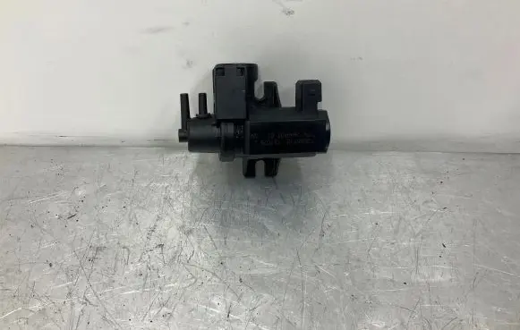 BMW 5 F10 F11 Turbo solenoid valve 7649407