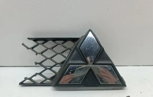 Mitsubishi Lancer VIII Manufacturer badge logo/emblem 