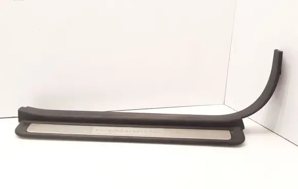 Hyundai Grandeur Front sill trim cover 858813L000