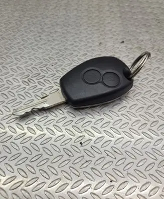 Dacia Duster Ignition key/card 