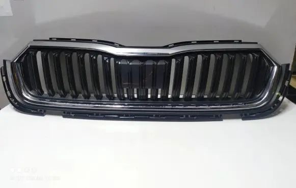 Skoda Octavia Mk4 Front bumper upper radiator grill