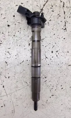 Audi A8 S8 D3 4E Fuel injector 057130277AG
