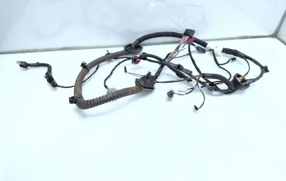 Tesla Model 3 Tailgate/trunk wiring harness 2068789 1584324