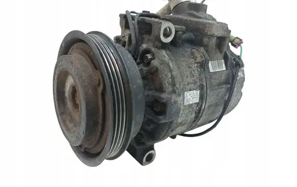 Volkswagen PASSAT B5.5 Air conditioning (A/C) compressor (pump) 8D0260808