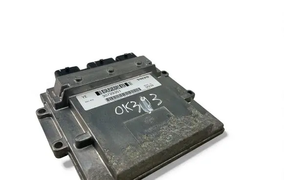 Volvo V70 Engine control unit/module ECU 30729351