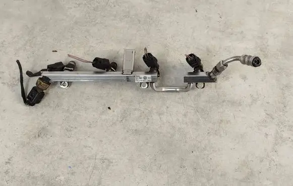 Volkswagen PASSAT B7 Fuel main line pipe 03c133317a 03c129041a
