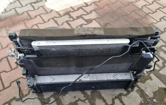 Ford Focus Radiator set F1F1-8D048-AB EJ73-7A095-AE