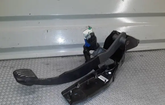 Land Rover Freelander 2 - LR2 Brake pedal 
