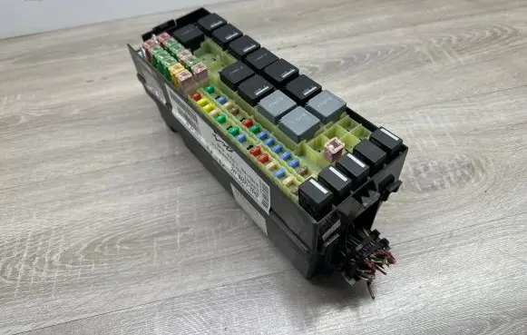 Land Rover Range Rover Sport L320 Fuse module BH3214290ARC EG27396