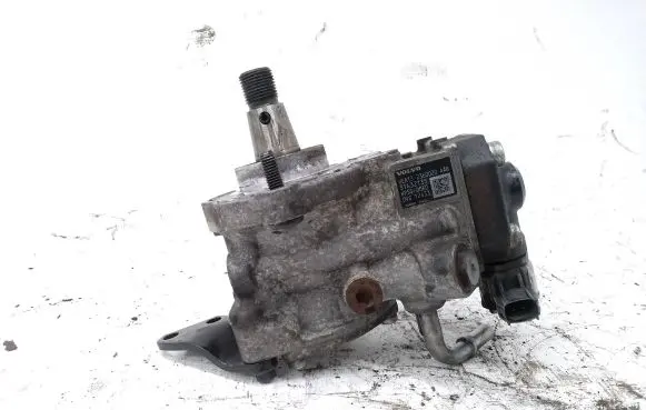 Volvo XC60 Fuel injection high pressure pump 31432135