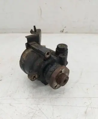 Renault Megane I Power steering pump 7700840105 26043475 7700840805