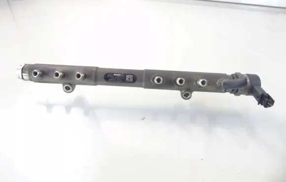 Volvo XC90 Fuel main line pipe 30757146