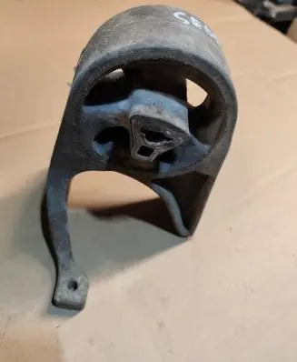 Chrysler Sebring (ST-22 - JR) Engine mount bracket 