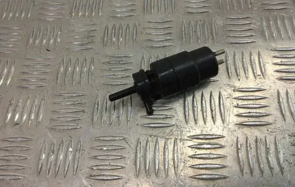 Mercedes-Benz E W124 Windscreen/windshield washer pump 1248690021
