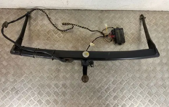Volkswagen PASSAT B7 Tow bar set E13003205 321823600001 321816