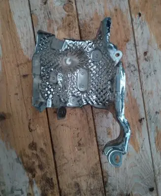Renault Clio V Heat shield in engine bay 