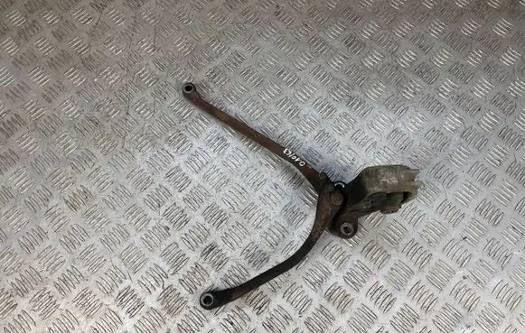 Subaru Outback Engine mounting bracket