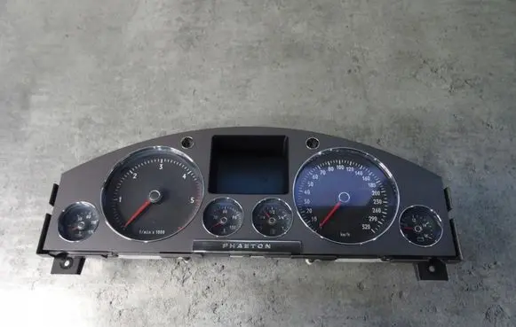 Volkswagen Phaeton Speedometer (instrument cluster) 3D0920881S