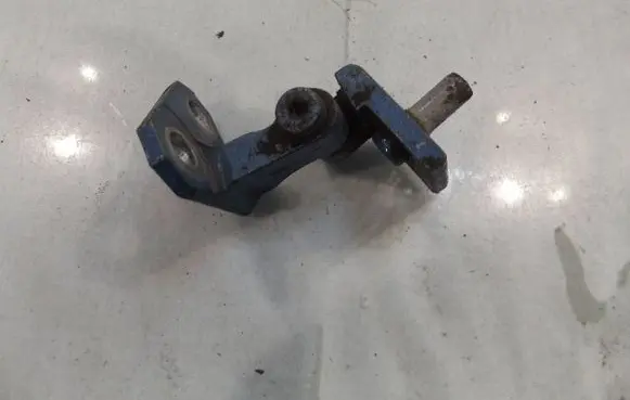 Volkswagen Golf V Front door upper hinge 