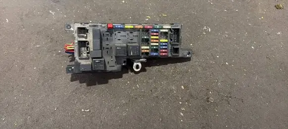 Volvo S70 V70 V70 XC Fuse box set 9452993 518322110