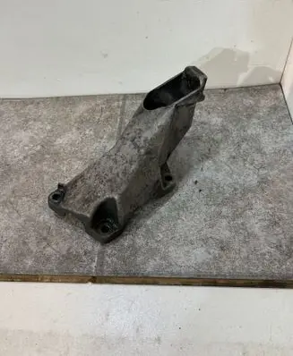 Audi A4 S4 B6 8E 8H Engine mounting bracket 8E0199307A