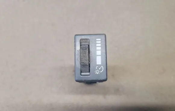 Isuzu D-Max Panel lighting control switch M42174