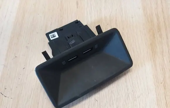 Seat Leon (5F) USB socket connector 5Q0035726L