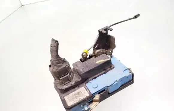 Volvo S60 Front door lock 8650546