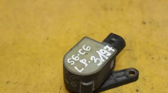 Audi A6 S6 C6 4F Headlight/headlamp level sensor 1T0907503