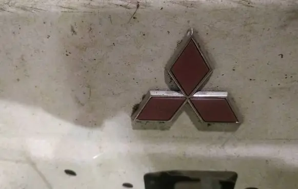 Mitsubishi Pajero Pinin Manufacturer badge logo/emblem 
