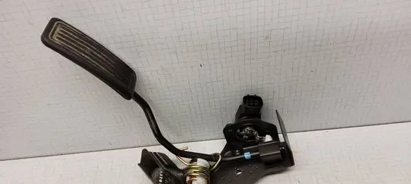 Toyota Avensis T250 Accelerator throttle pedal 7811135030