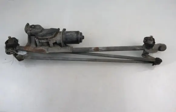 Front wiper linkage