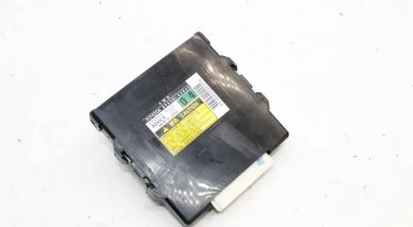 Toyota RAV 4 (XA30) Torque split ecu control unit/module 8963042040