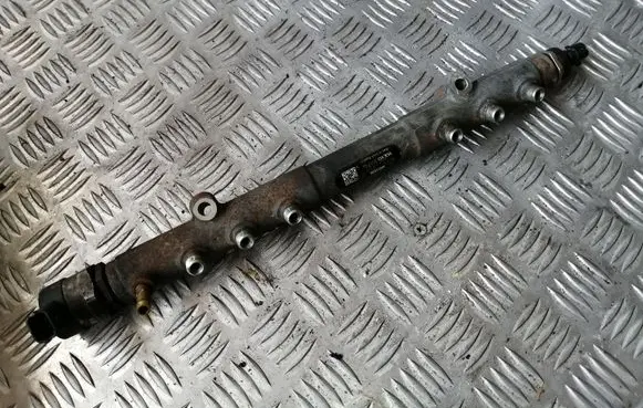Volvo V70 Fuel main line pipe 30757146 0445215023 0281002712