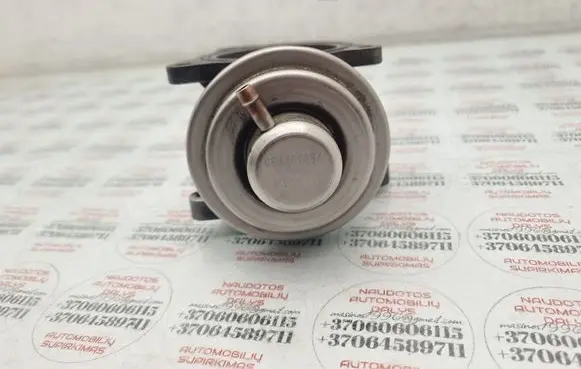 Audi A3 S3 8P EGR valve line/pipe/hose 038129637D