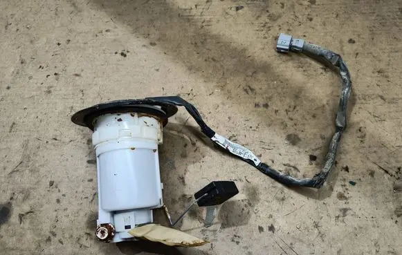 Lexus RX 330 - 350 - 400H In-tank fuel pump 7702048080 1019619950 8241348030