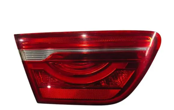 Tailgate rear/tail lights