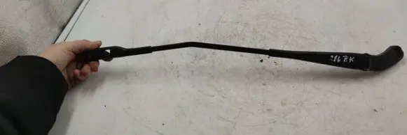 Audi A4 S4 B8 8K Front wiper blade arm 8k1955407