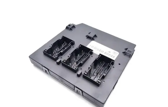 Skoda Octavia Mk2 (1Z) Central body control module 1K0937085P 5DK009651 5DK00965109