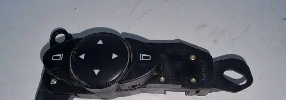 Mercedes-Benz E W211 Wing mirror switch 2118215379 03211025