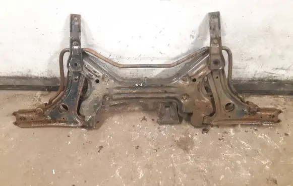 Volkswagen Golf III Front subframe