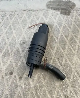 Mercedes-Benz E W210 Windscreen/windshield washer pump 107818