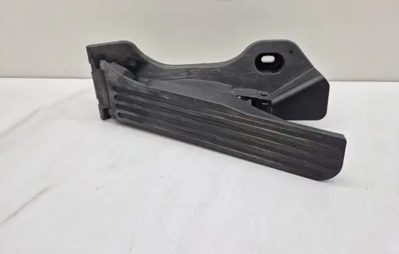 Audi Q3 8U Accelerator throttle pedal 1K1723503R