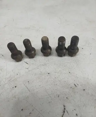 Audi A6 S6 C4 4A Nuts/bolts 