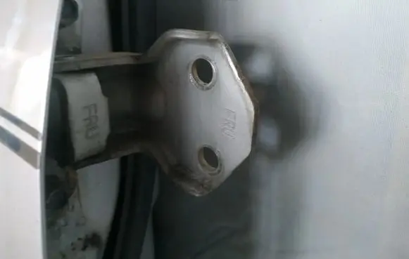 KIA Carens I Front door upper hinge