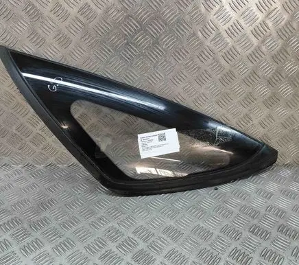 Mitsubishi 3000 GT Rear side window MB859392