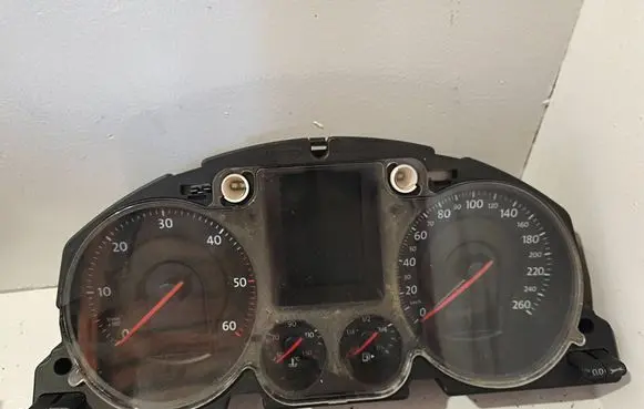 Volkswagen PASSAT B6 Speedometer (instrument cluster) A2C53194181