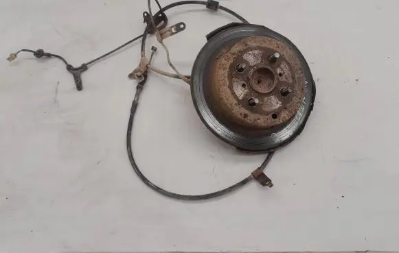 Toyota Corolla Verso E121 Rear wheel hub spindle/knuckle 